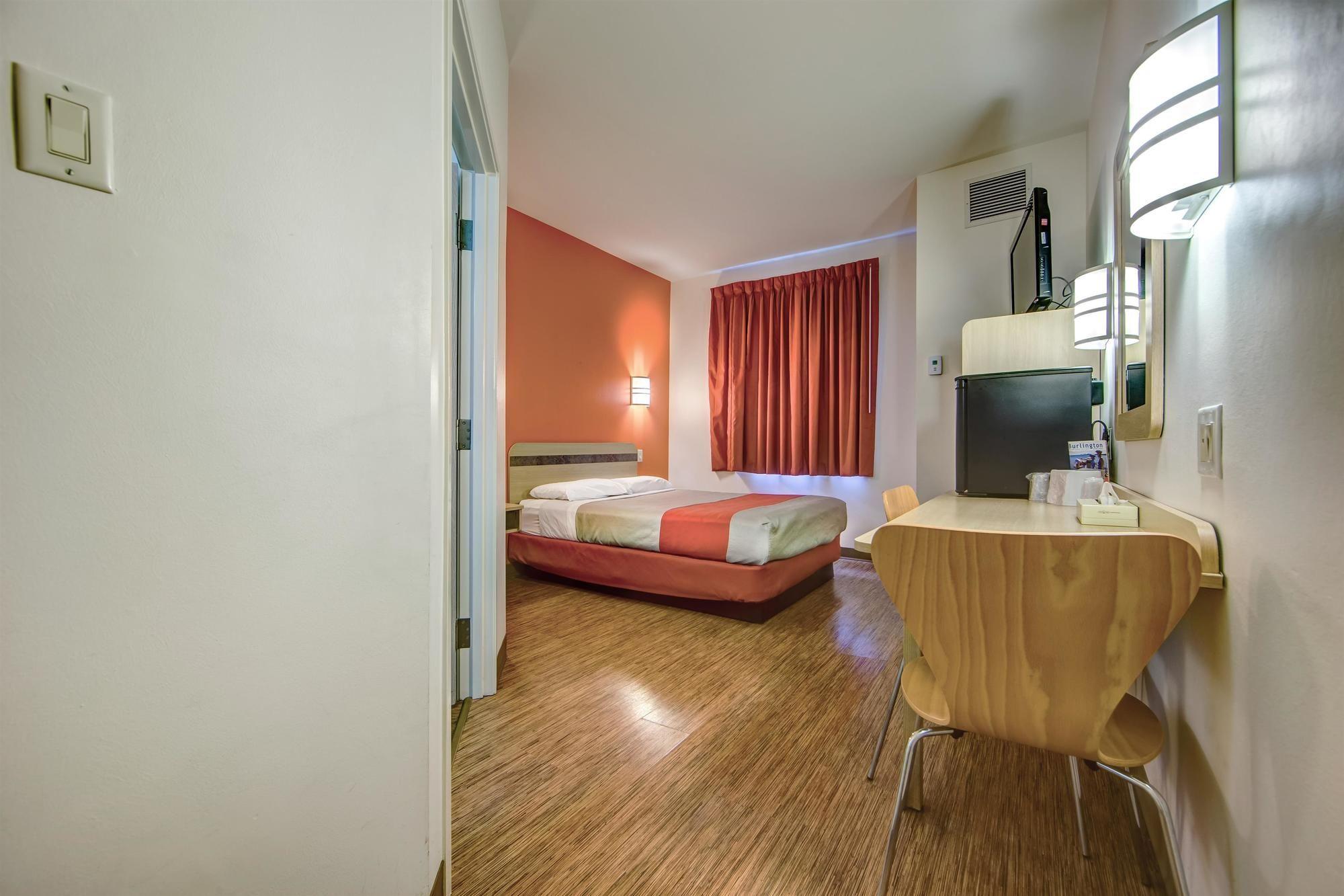 Motel 6-Burlington, On - Toronto West - Oakville Eksteriør billede